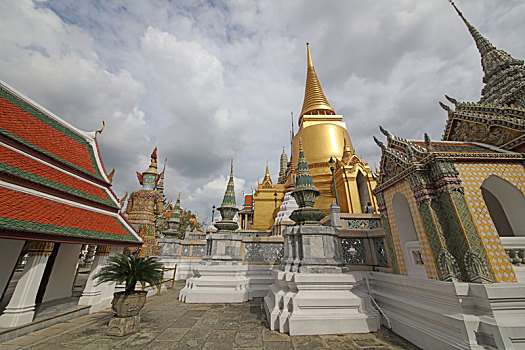quay thử